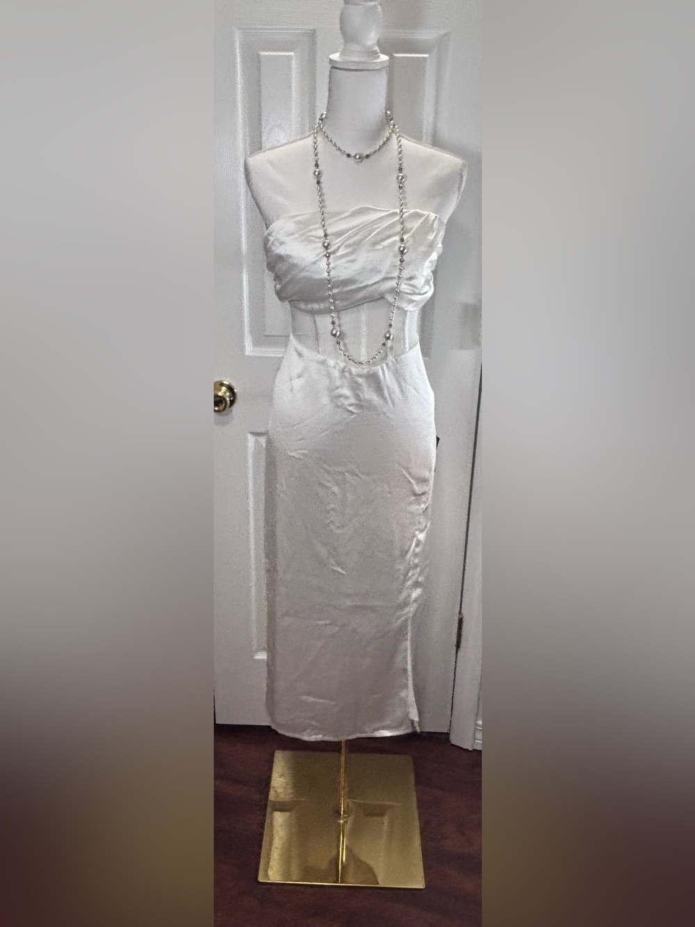 Lulus NWT High-Class Hottie White Satin Strapless Bustier Midi Sz L #2082736 - Picture 2 of 16